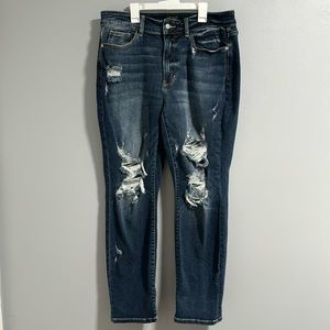 New without tags. Judy Blue midrise distressed boyfriend